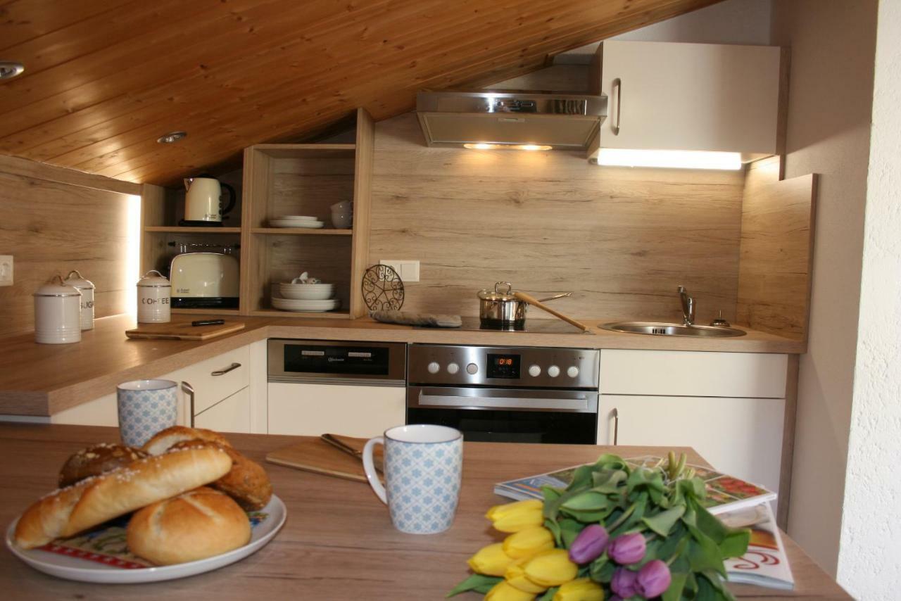 Mansardenwohnung Rehkitz Шёнау-ам-Кёнигсзе Экстерьер фото